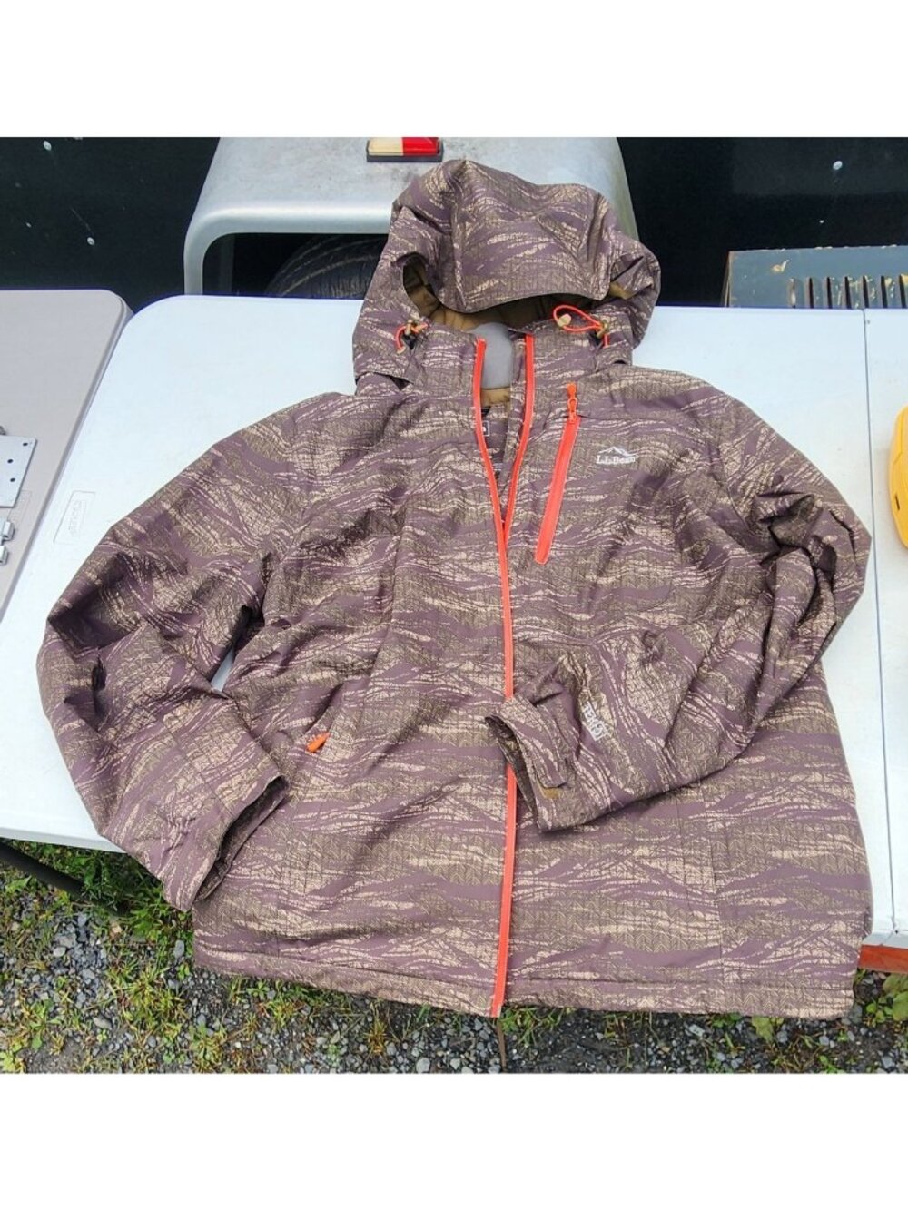 L.L. Bean Womens XL Hooded Winter Jacket Camo Outerwear Polyester/Nylon Blend